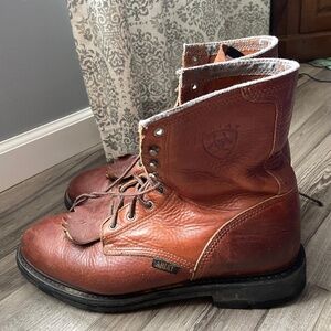 Men’s Ariat lace up boots